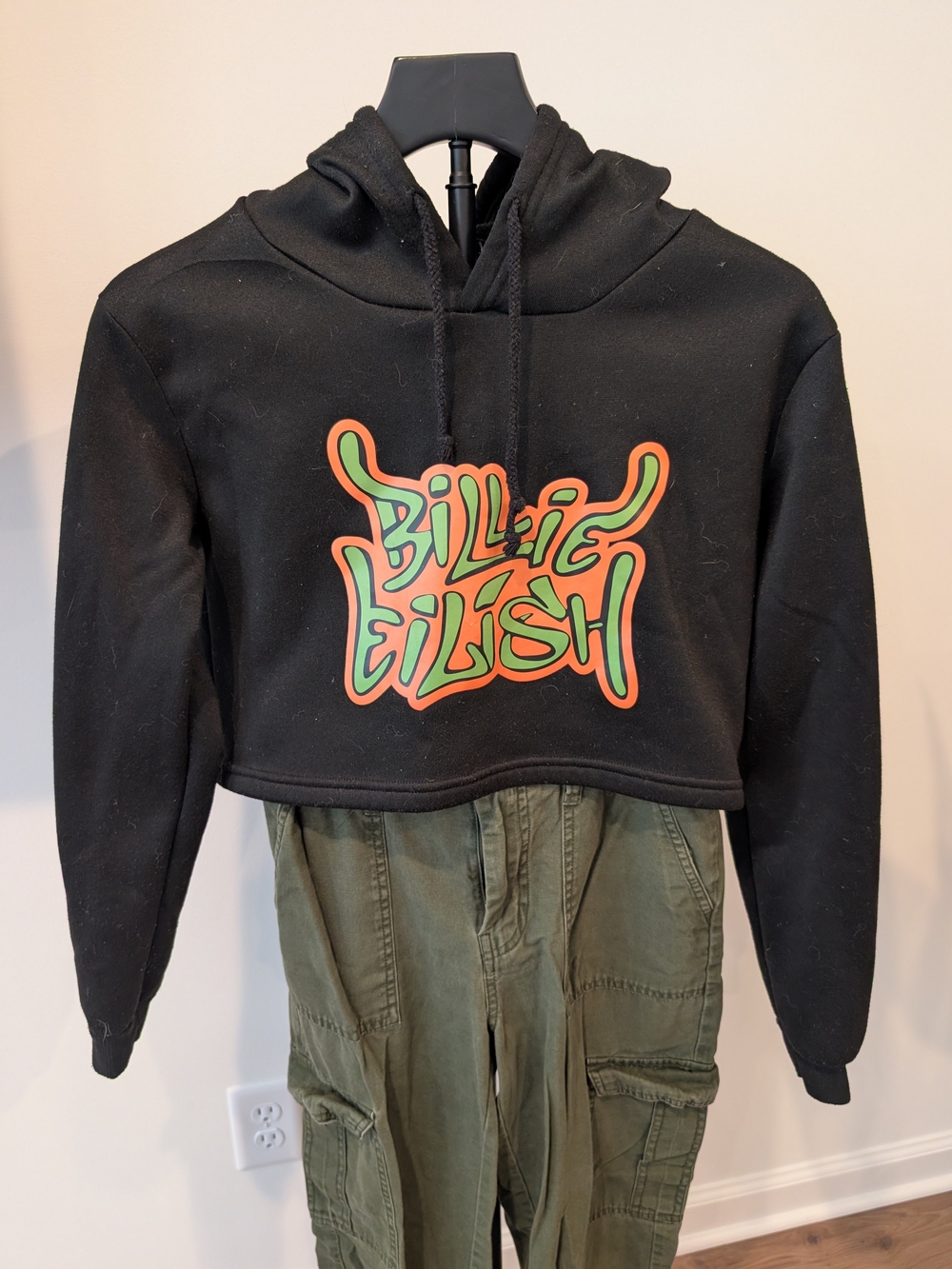Billie Eilish Women's Cropped Black Pullover Hooded Graphic Logo Fleece Hoodie S
